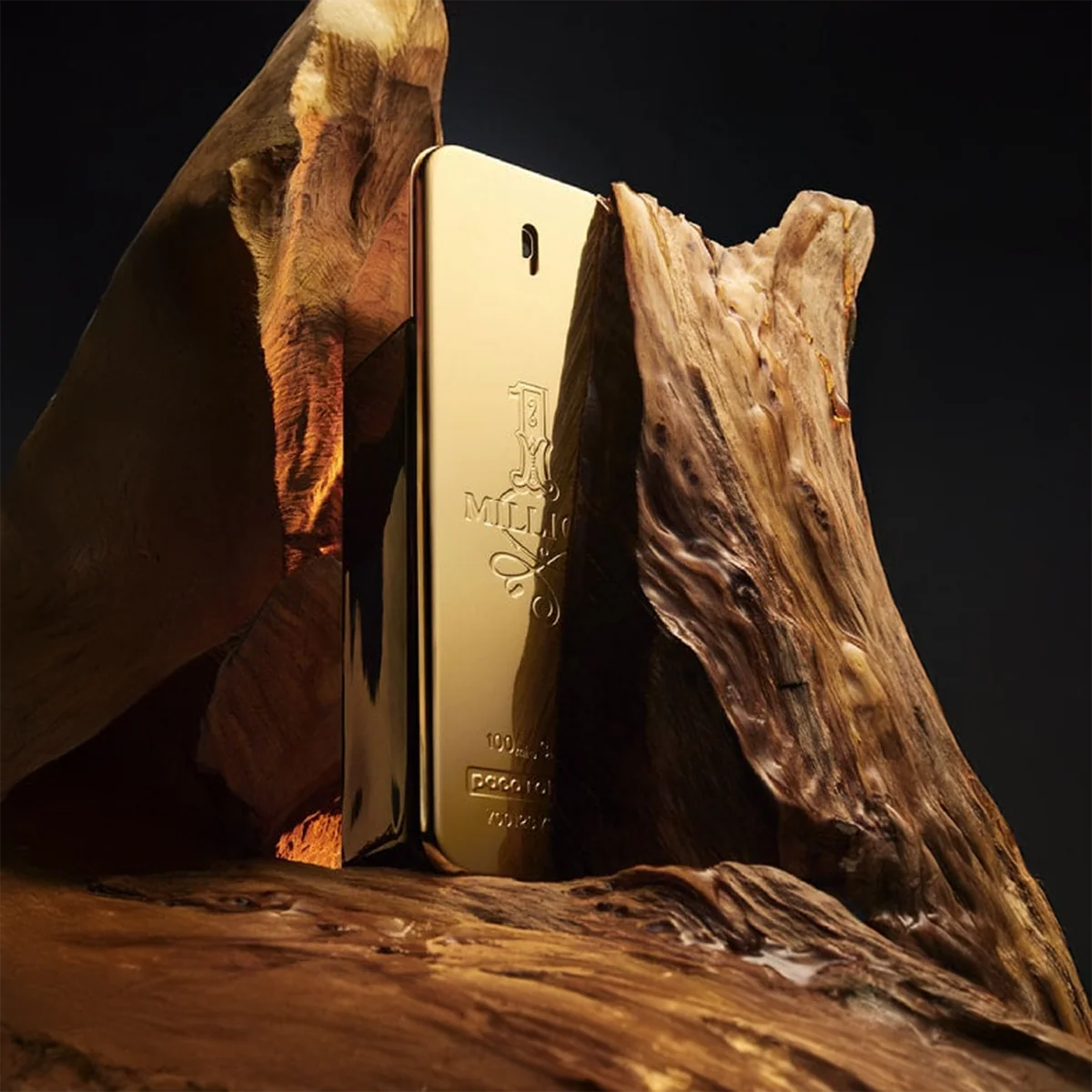 Un parfum.
Une présence.